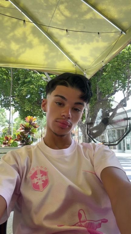 Vidéo TikTok de @itskemisley pour Ronisia « VIBES »